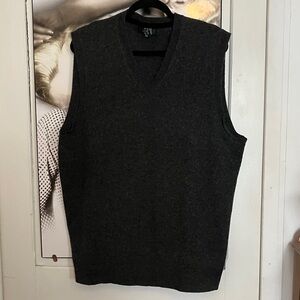 Simons Dark Gray V-Neck Sweater Vest 100% lambswool